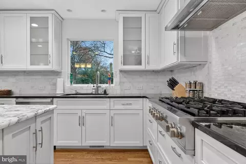 Kitchen - 1205 Suffield Dr, Mclean, VA 22101 photo 4 of 4