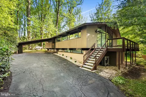 6551 Jay Miller Dr, Falls Church, VA 22041
