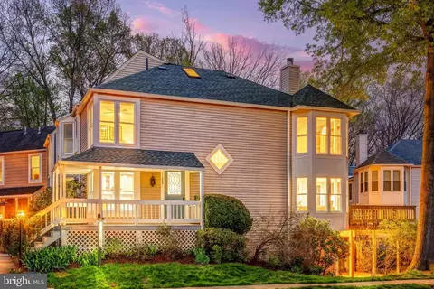 11257 Silentwood Ln, Reston, VA 20191