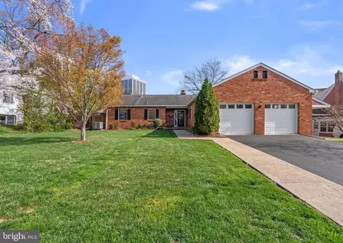 6415 Shady Ln, Falls Church, VA 22042