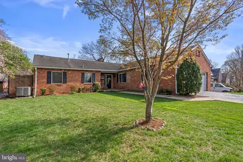 6415 Shady Ln, Falls Church, VA 22042