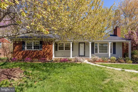 6025 Sumner Rd, Alexandria, VA 22310