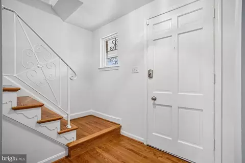 Entry Way - 8933 Burke Lake Rd, Springfield, VA 22151 photo 2 of 4
