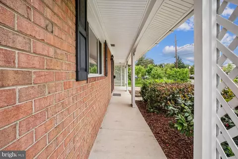 Entry Way - 8933 Burke Lake Rd, Springfield, VA 22151 photo 1 of 4