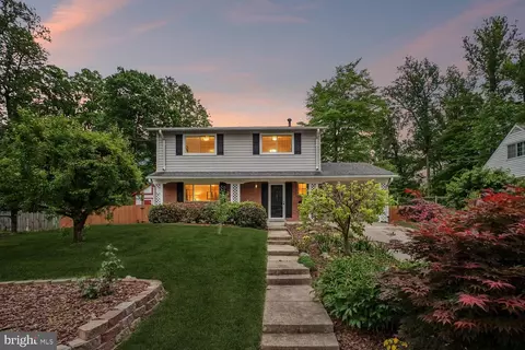 Exterior - 8933 Burke Lake Rd, Springfield, VA 22151 photo 2 of 10