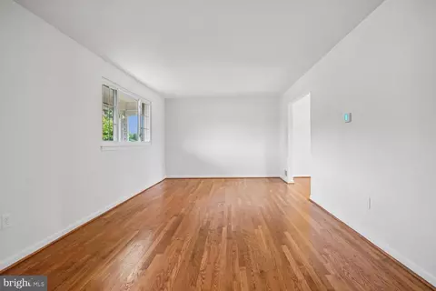 Living - 8933 Burke Lake Rd, Springfield, VA 22151 photo 3 of 4