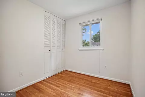 Bedroom - 8933 Burke Lake Rd, Springfield, VA 22151 photo 4 of 7