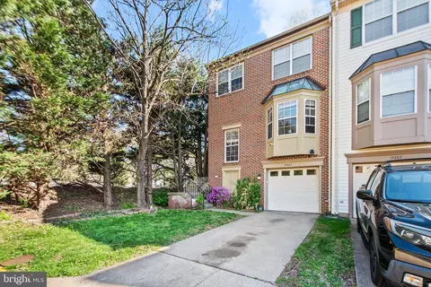 14601 Flower Hill Dr, Centreville, VA 20120