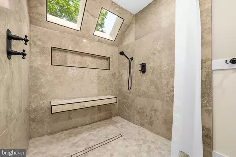 Bath - 7412 Brian Run Ct, Springfield, VA 22153 photo 3 of 6