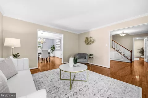 Living - 7412 Brian Run Ct, Springfield, VA 22153 photo 2 of 8