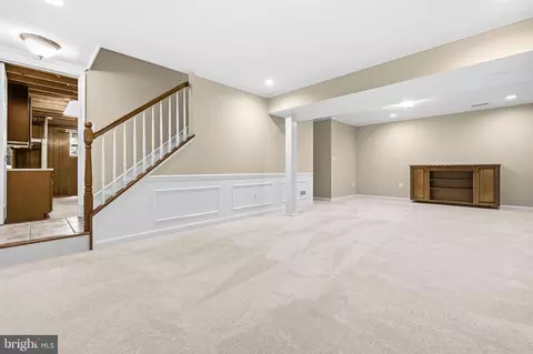 Living - 7412 Brian Run Ct, Springfield, VA 22153 photo 7 of 8