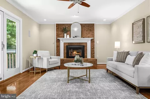 Living - 7412 Brian Run Ct, Springfield, VA 22153 photo 6 of 8