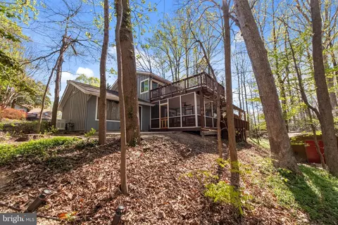 7516 Chancellor Way, Springfield, VA 22153 photo 3