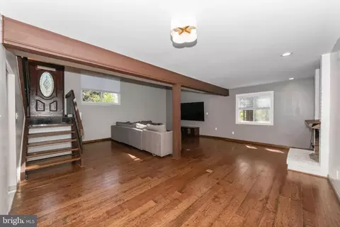 7516 Chancellor Way, Springfield, VA 22153 photo 8