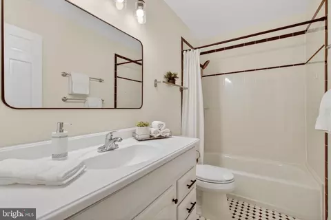 Bath - 6805 Market Square Dr, Mclean, VA 22101 photo 3 of 4