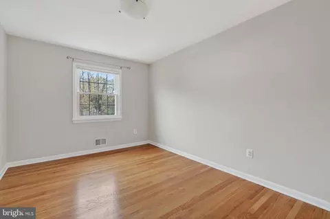 Bedroom - 6805 Market Square Dr, Mclean, VA 22101 photo 5 of 6