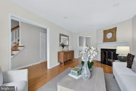 Living - 6805 Market Square Dr, Mclean, VA 22101 photo 4 of 7