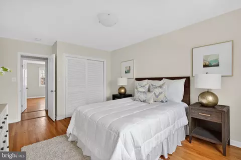 Bedroom - 6805 Market Square Dr, Mclean, VA 22101 photo 3 of 6