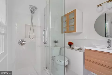 Bath - 6805 Market Square Dr, Mclean, VA 22101 photo 1 of 4