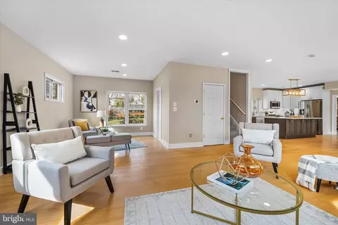 Living - 7312 Falmouth St, Springfield, VA 22150 photo 2 of 2