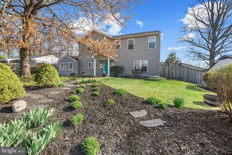 7312 Falmouth St, Springfield, VA 22150