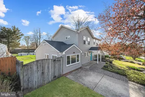 Exterior - 7312 Falmouth St, Springfield, VA 22150 photo 2 of 7
