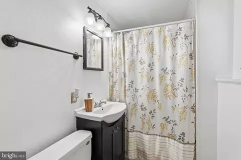 Bath - 6614 Stagecoach St, Springfield, VA 22150 photo 1 of 2