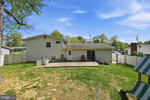 Exterior - 6614 Stagecoach St, Springfield, VA 22150 photo 2 of 5