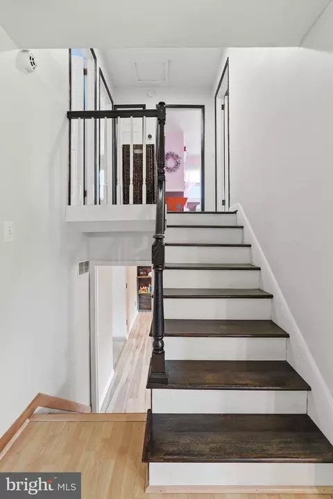 Entry Way - 6614 Stagecoach St, Springfield, VA 22150 photo 2 of 4