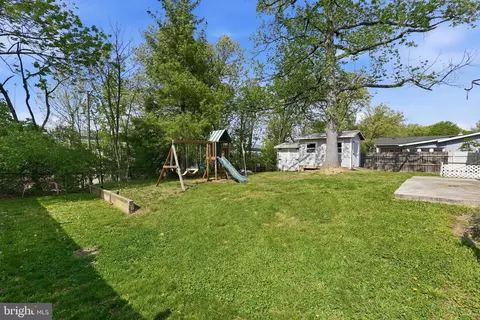 Exterior - 6614 Stagecoach St, Springfield, VA 22150 photo 3 of 5