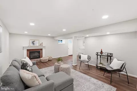 Living - 5506 Kempton Dr, Springfield, VA 22151 photo 3 of 3