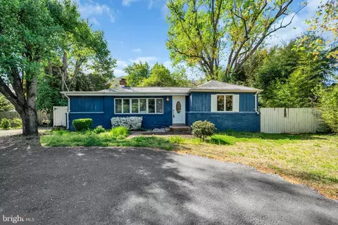 8106 Fort Hunt Rd, Alexandria, VA 22308