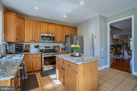 Kitchen - 2520 Walnut Leaf Ln, Herndon, VA 20171 photo 3 of 4