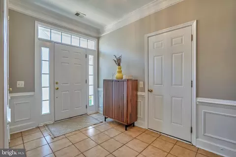 Entry Way - 2520 Walnut Leaf Ln, Herndon, VA 20171 photo 2 of 3