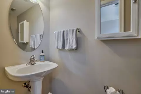 Other - 2520 Walnut Leaf Ln, Herndon, VA 20171 photo 5 of 11