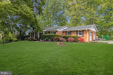 5655 Glenwood Dr, Alexandria, VA 22310