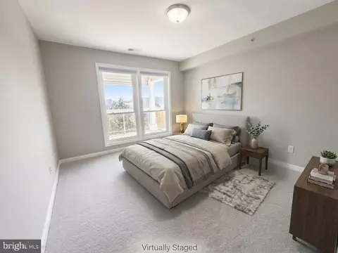 Bedroom - 3176 Summit Square Dr #4-E4, Oakton, VA 22124 photo 2 of 3
