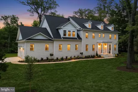 1142 Cameron Rd, Alexandria, VA 22308