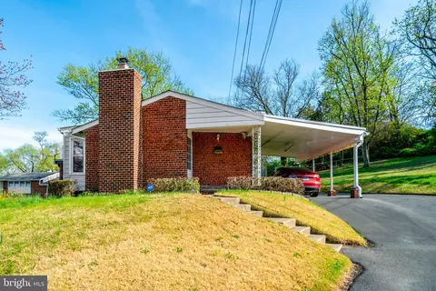 5517 Gwyn Pl, Alexandria, VA 22312