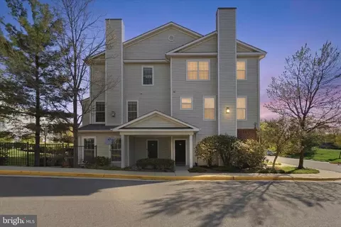 13046 Cabin Creek Rd, Herndon, VA 20171