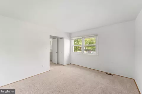 Bedroom - 6423 Cabell Ct, Springfield, VA 22150 photo 4 of 8