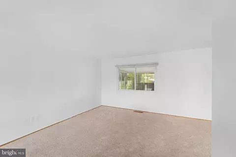 Living - 6423 Cabell Ct, Springfield, VA 22150 photo 3 of 5