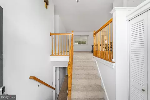 Entry Way - 6423 Cabell Ct, Springfield, VA 22150 photo 1 of 3