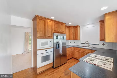 Kitchen - 6423 Cabell Ct, Springfield, VA 22150 photo 2 of 2