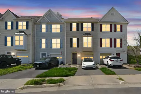 5982 Manorwood Dr, Centreville, VA 20120