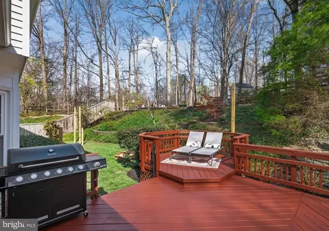 Exterior - 7723 Silver Sage Ct, Springfield, VA 22153 photo 9 of 15