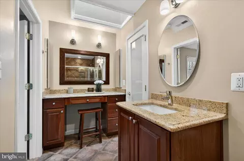 Bath - 7723 Silver Sage Ct, Springfield, VA 22153 photo 3 of 6