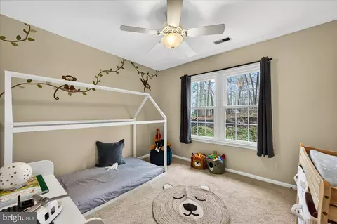 Bedroom - 7723 Silver Sage Ct, Springfield, VA 22153 photo 8 of 12