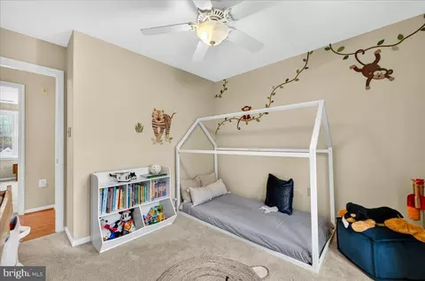 Bedroom - 7723 Silver Sage Ct, Springfield, VA 22153 photo 7 of 12