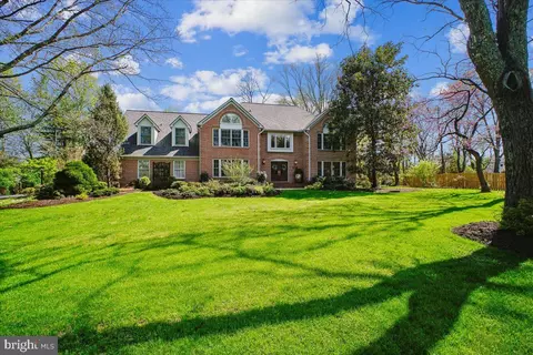 3271 History Dr, Oakton, VA 22124